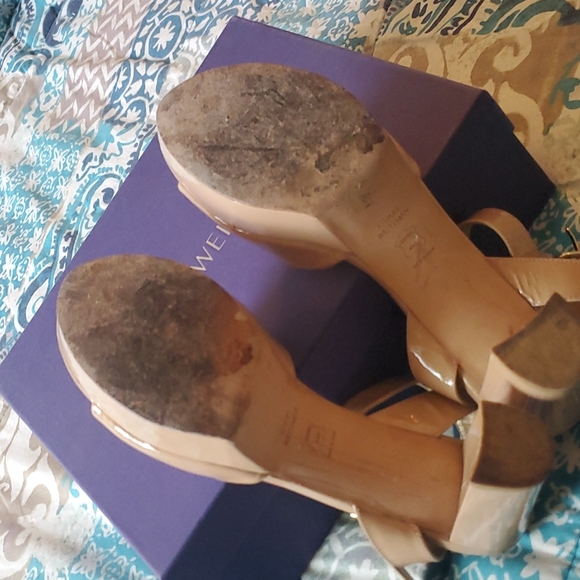 Beige Stuart Weitzman shoe - Picture 6 of 10